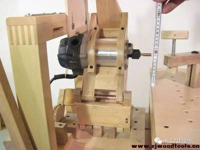 國外木工高手制作的電木銑仿形機開榫機組圖,關(guān)鍵還是木質(zhì)結(jié)構(gòu)的